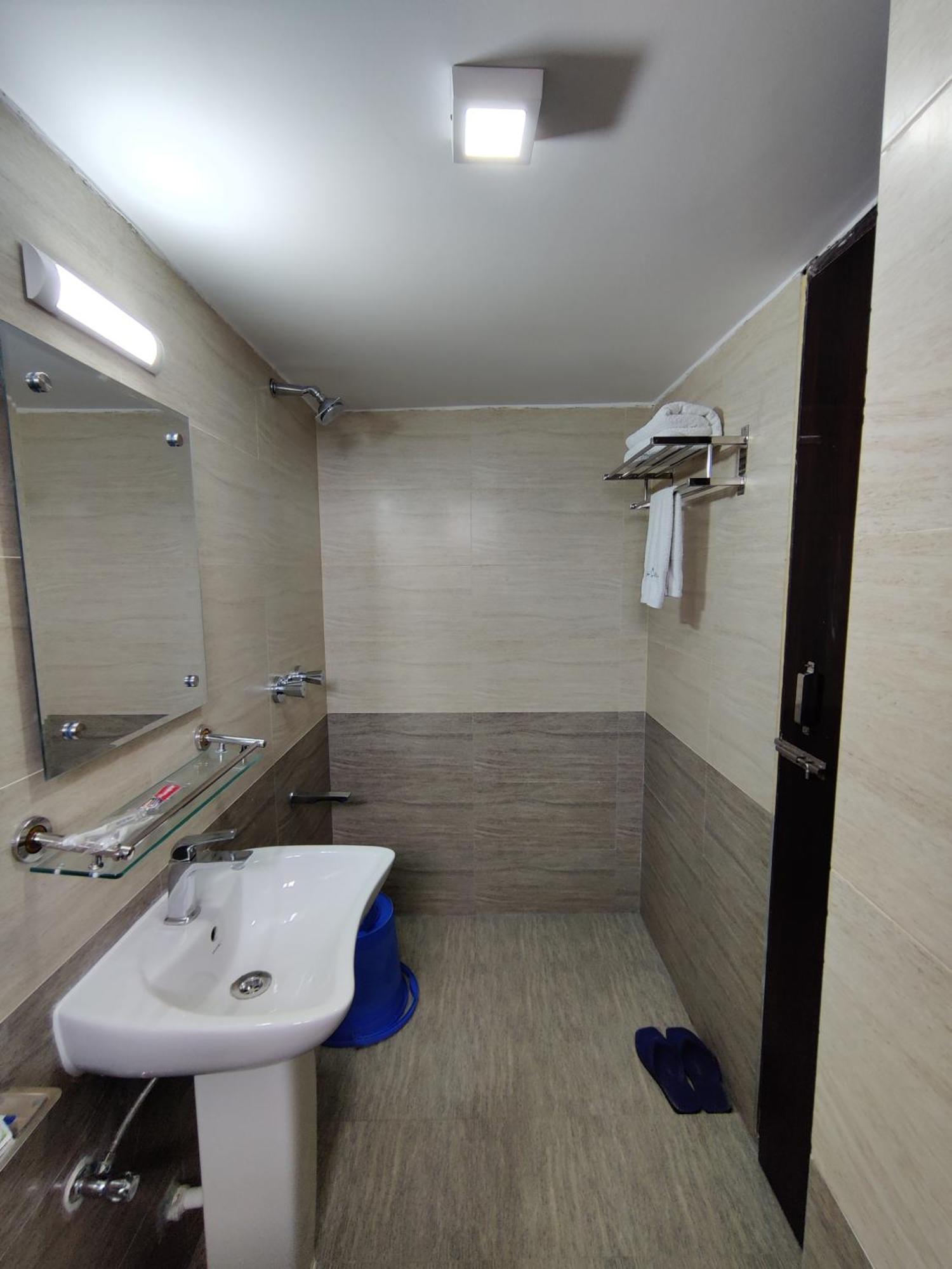 Hotel Sea Moon Cox's Bazar Buitenkant foto